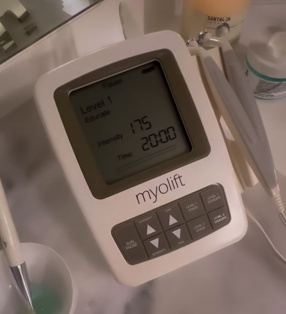 جهاز MYOLIFT المنزلي بتقنية MICROCURRENT